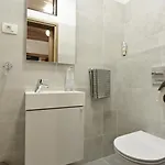 In Mit Privatem Grill By Interhome