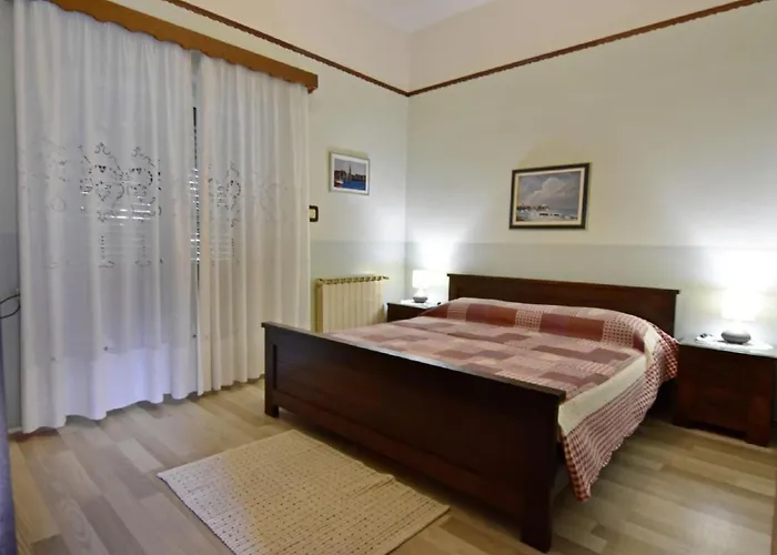 In Mit Privatem Grill By Interhome